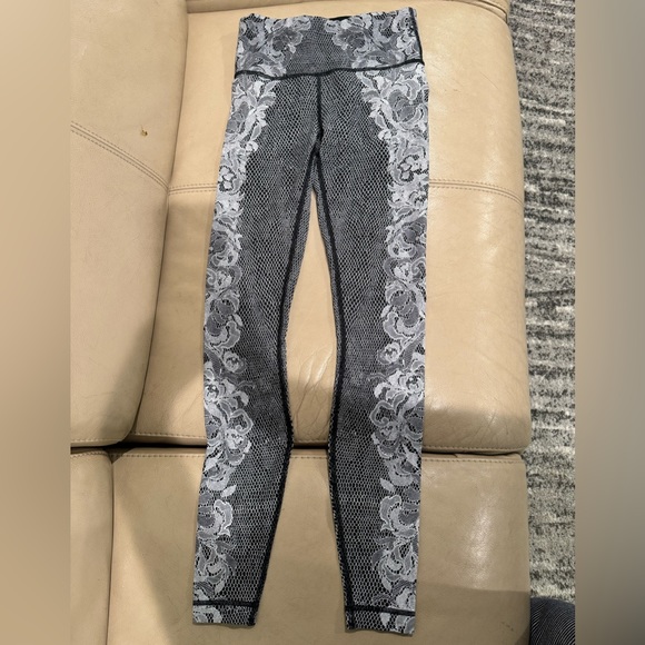 28” Lululemon Speed Wunder Tight Nulux Florence Speed Wunder 50G White Black 4. - Picture 3 of 14